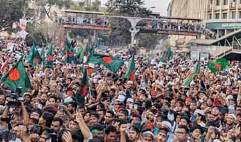 হাদিকে হত্যার প্রতিবাদে শাহবাগে বিক্ষোভ, ছাত্র-জনতার ঢল হাদিকে হত্যার প্রতিবাদে শাহবাগে বিক্ষোভ, ছাত্র-জনতার ঢল