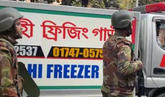 ময়নাতদন্তের জন্য হাদির মরদেহ সোহরাওয়ার্দী হাসপাতালের মর্গে