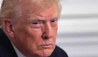 স্বেচ্ছায় যুক্তরাষ্ট্র ছাড়লে অভিবাসীকে ৩০০০ ডলার দেবে ট্রাম্প