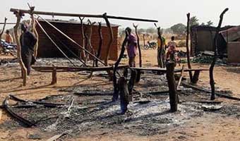 নাইজেরিয়ায় বন্দুকধারীদের হামলায় নিহত ৩০