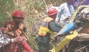 পাকিস্তানে ট্রাক খালে, একই পরিবারের ১৪ সদস্য নিহত