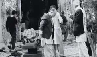 পাকিস্তানে মসজিদে বোমা হামলায় নিহত ৩১