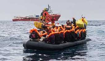 লিবিয়ায় অভিবাসীবাহী নৌকা ডুবে মৃত ৫৩