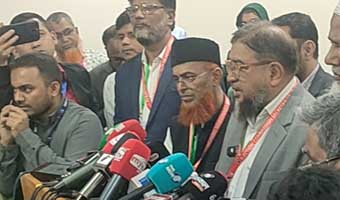 ৩ আসনে 'বিশৃঙ্খল কেন্দ্র', ভোট স্থগিত চায় ১১ দলীয় জোট