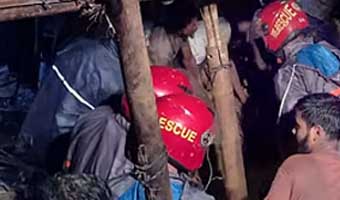 কক্সবাজারে পাহাড় ধসে নিহত ৯
