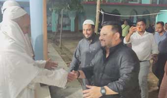 ‘আমরা ধর্মীয় রাজনীতির বিরুদ্ধে, তবে হেফাজতকে পছন্দ করি’ ‘আমরা ধর্মীয় রাজনীতির বিরুদ্ধে, তবে হেফাজতকে পছন্দ করি’