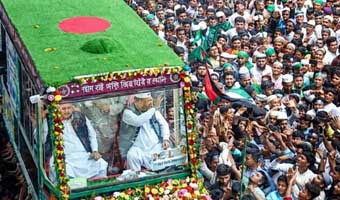 জশনে জুলুসে চট্টগ্রামে জনস্রোত জশনে জুলুসে চট্টগ্রামে জনস্রোত