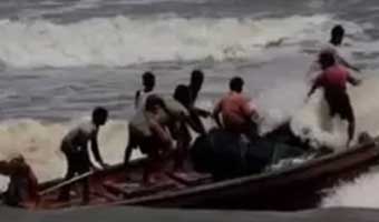 বঙ্গোপসাগরে ট্রলারডুবিতে ২ মরদেহ উদ্ধার, নিখোঁজ ২